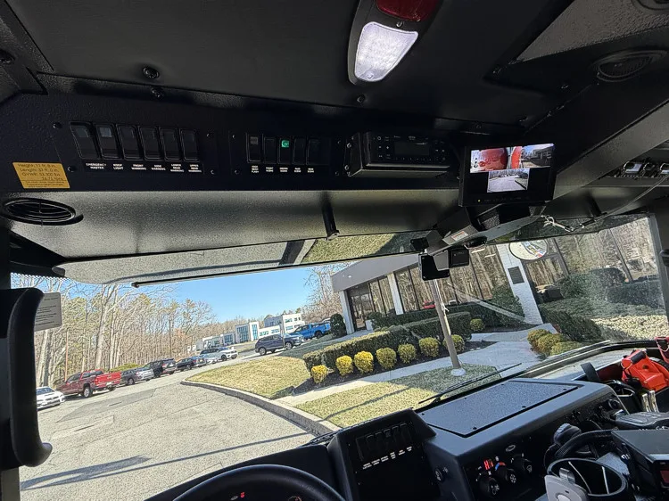 Pierce Saber Aerial exterior view, photo 19 of 37