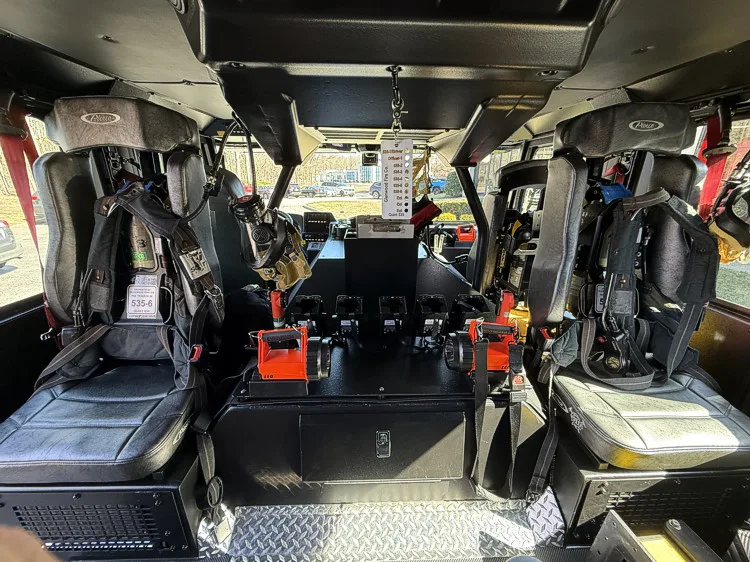 Pierce Saber Aerial exterior view, photo 22 of 37