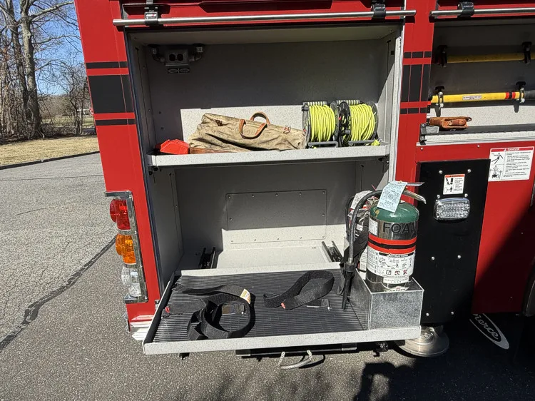 Pierce Saber Aerial exterior view, photo 26 of 37