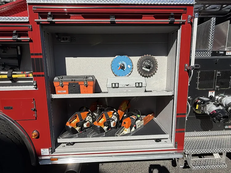 Pierce Saber Aerial exterior view, photo 30 of 37