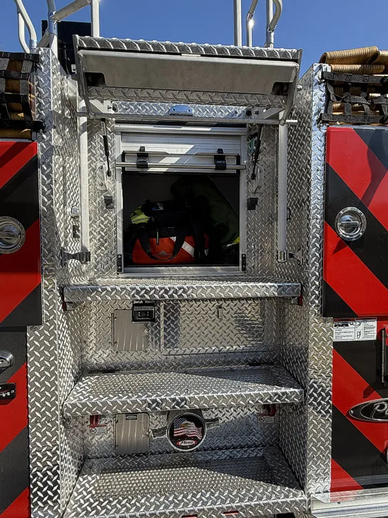 Pierce Saber Aerial exterior view, photo 32 of 37