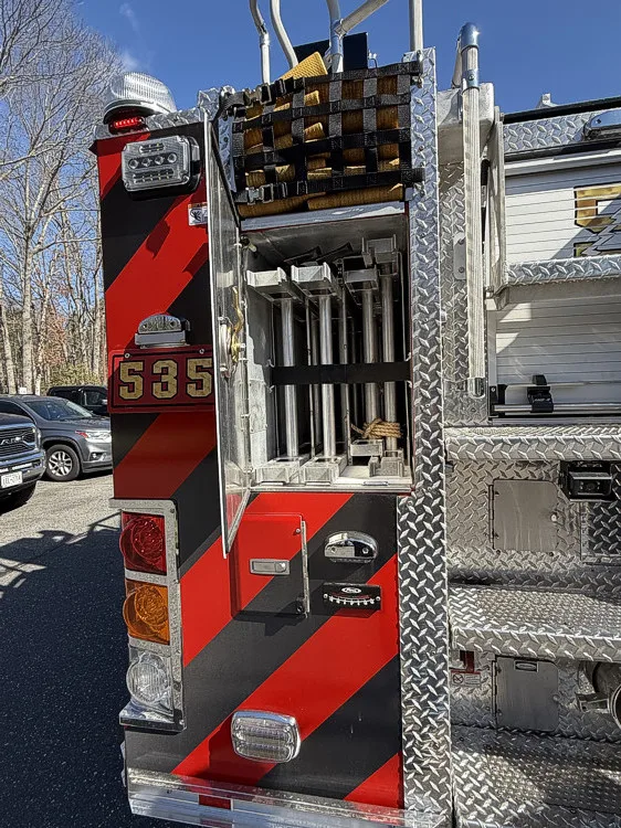 Pierce Saber Aerial exterior view, photo 36 of 37