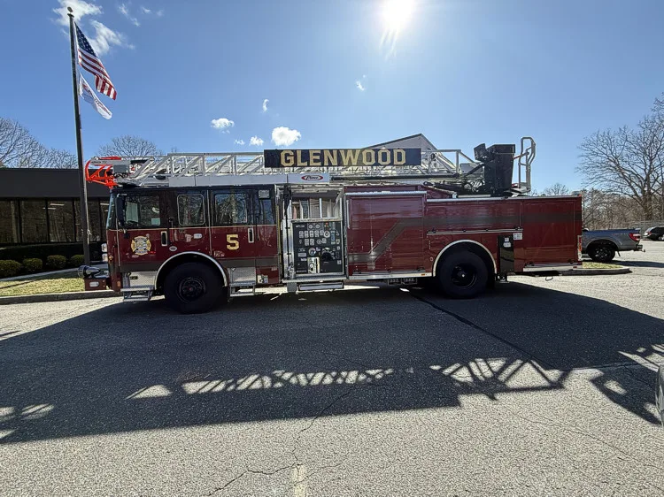 Pierce Saber Aerial exterior view, photo 37 of 37