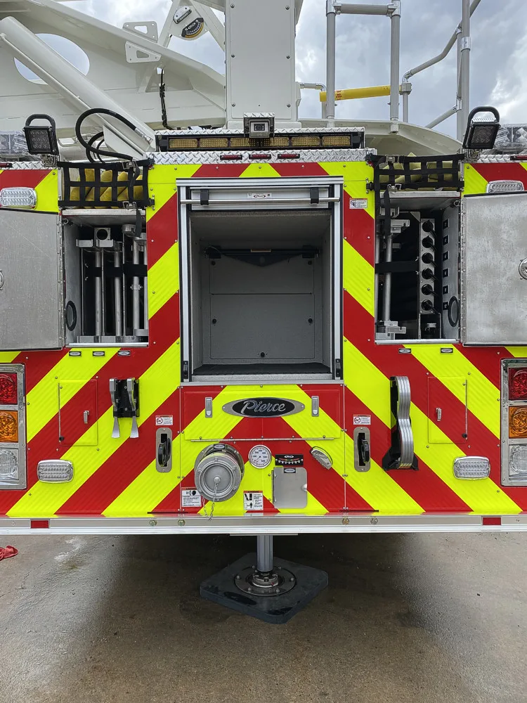 Rear view showing chevrons with open rear center compartment