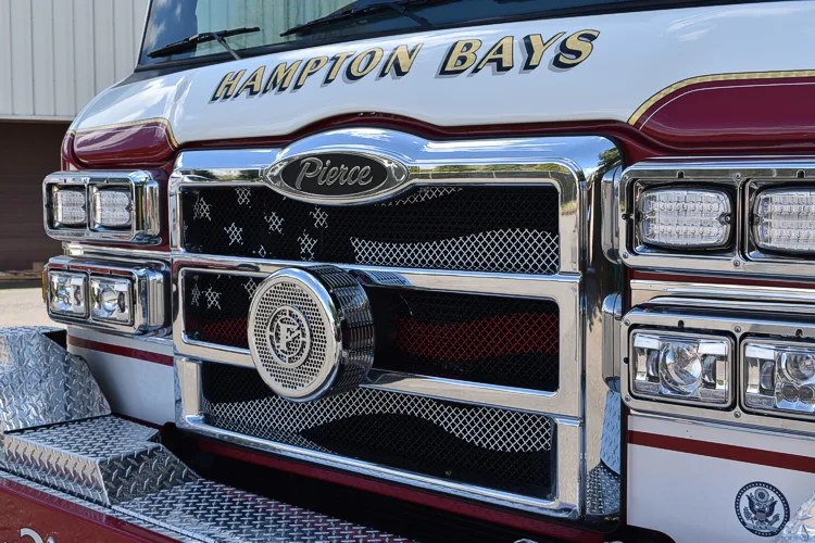 Pierce Velocity exterior view, photo 11 of 38