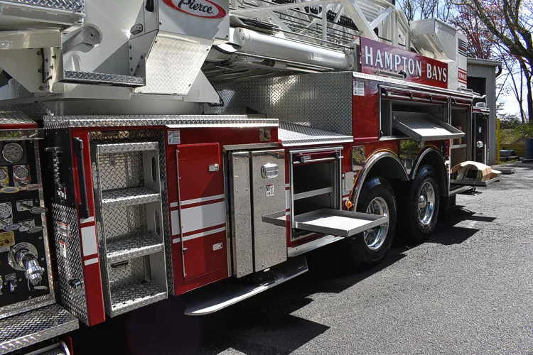 Pierce Velocity exterior view, photo 16 of 38