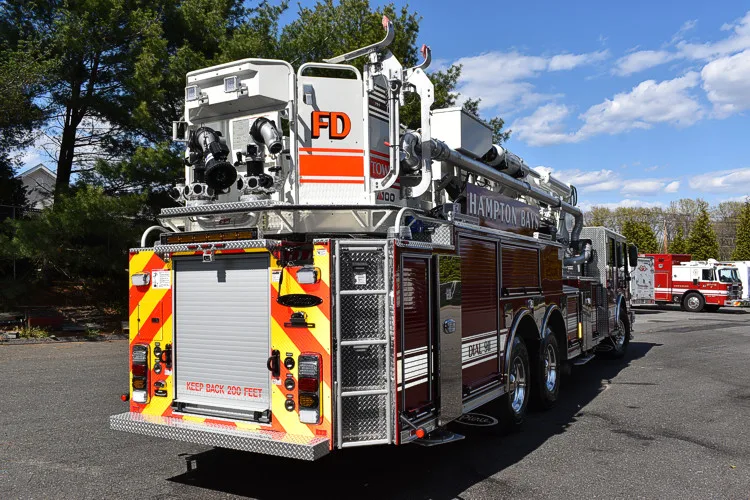 Pierce Velocity exterior view, photo 21 of 38