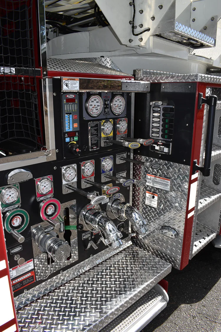 Pierce Velocity exterior view, photo 32 of 38