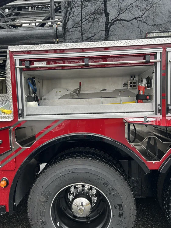 Pierce Velocity Aerial exterior view, photo 11 of 30