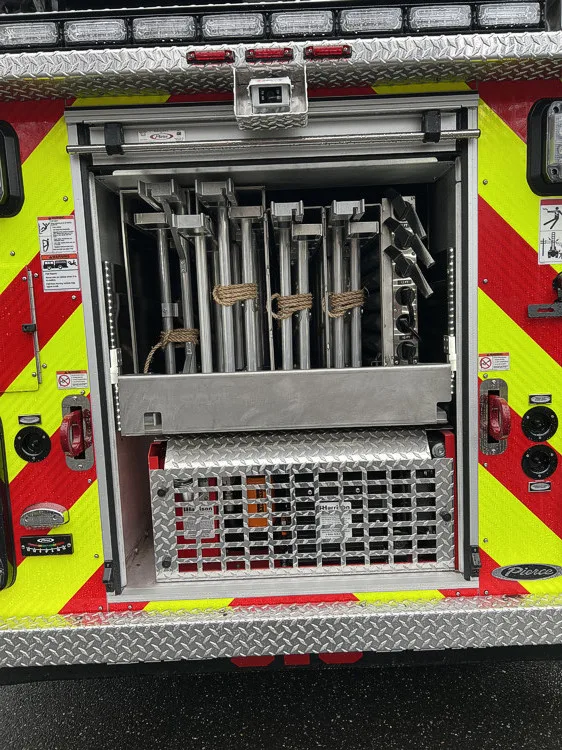 Pierce Velocity Aerial exterior view, photo 14 of 30