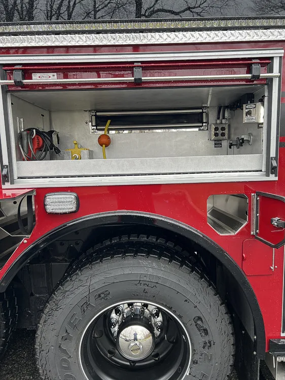 Pierce Velocity Aerial exterior view, photo 15 of 30