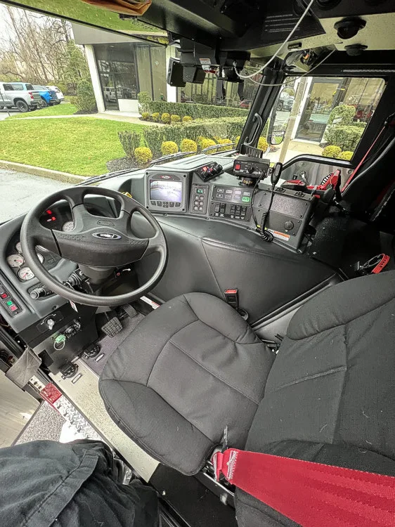 Pierce Velocity Aerial exterior view, photo 20 of 30