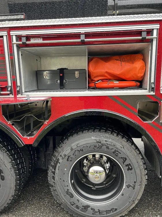 Pierce Velocity Aerial exterior view, photo 26 of 30