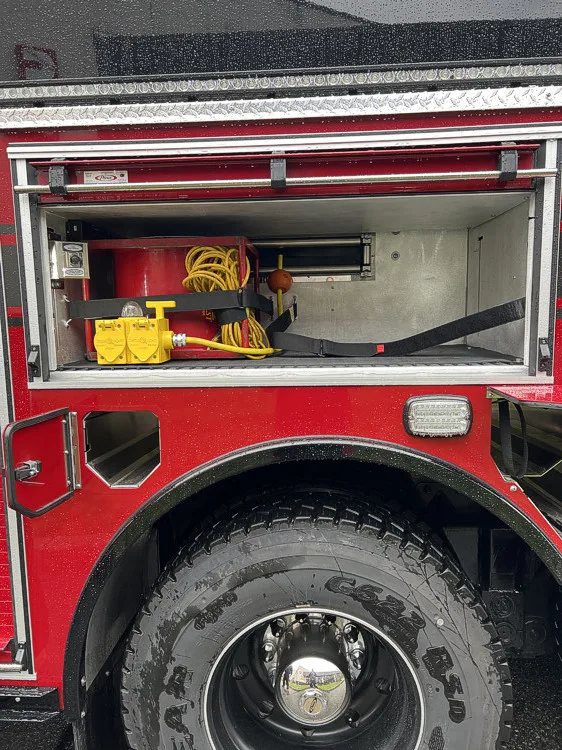 Pierce Velocity Aerial exterior view, photo 27 of 30