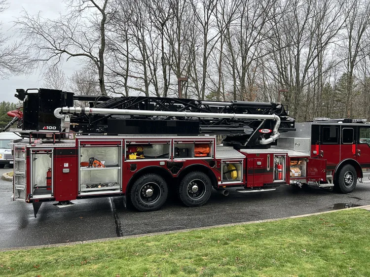 Pierce Velocity Aerial exterior view, photo 5 of 30