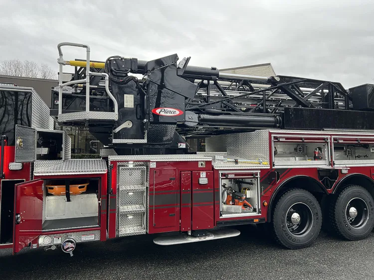 Pierce Velocity Aerial exterior view, photo 7 of 30