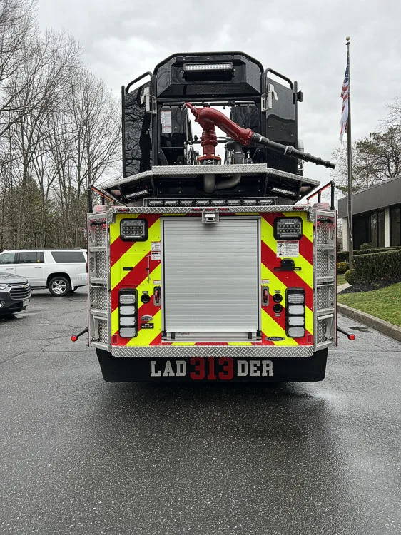 Pierce Velocity Aerial exterior view, photo 9 of 30