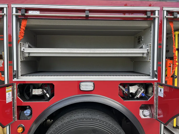 Pierce Enforcer Rescue Pumper exterior view, photo 11 of 33