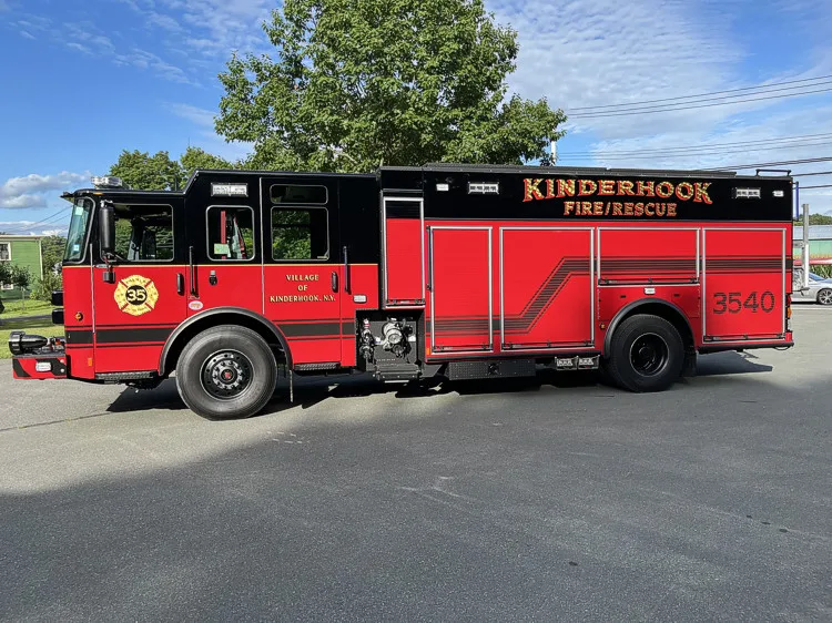 Pierce Enforcer Rescue Pumper exterior view, photo 22 of 33