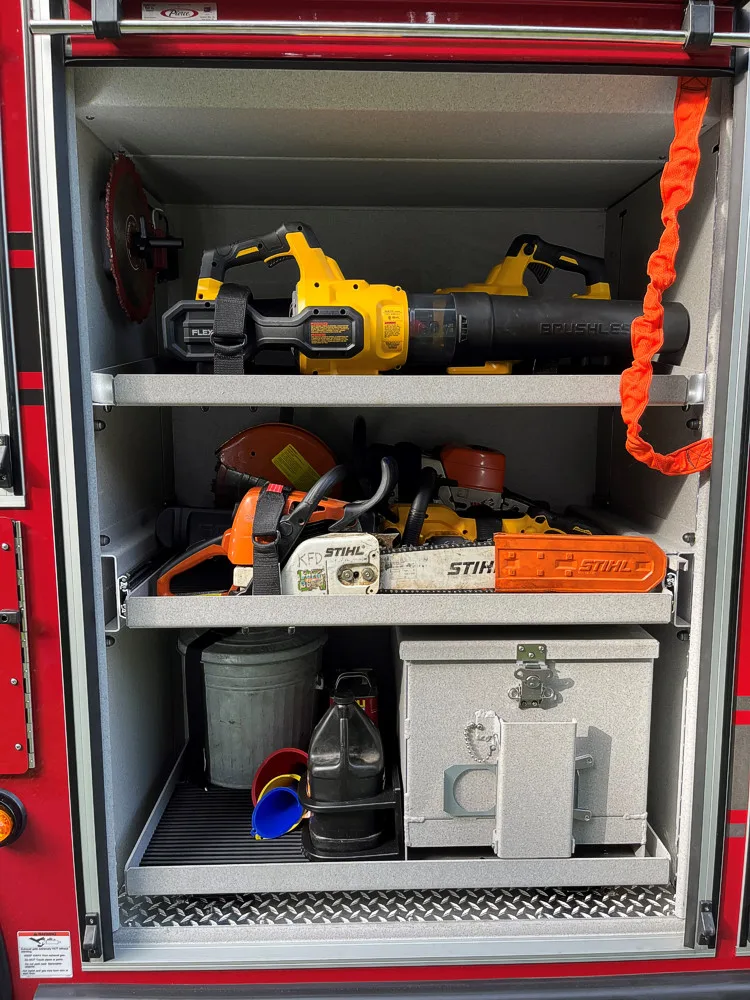 Pierce Enforcer Rescue Pumper exterior view, photo 25 of 33