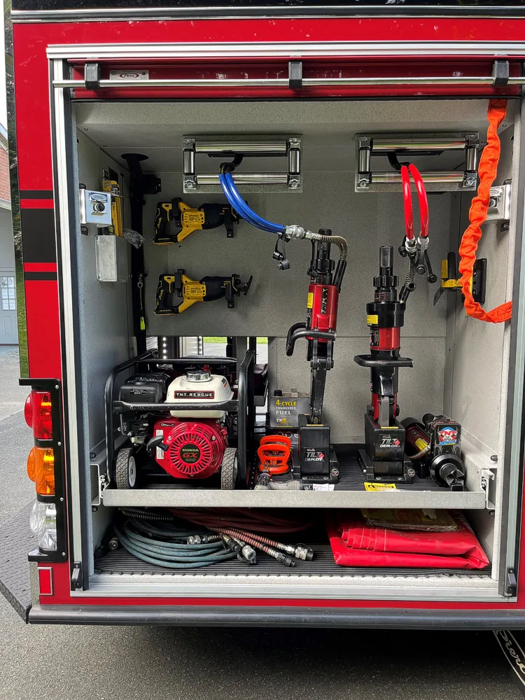 Pierce Enforcer Rescue Pumper exterior view, photo 26 of 33