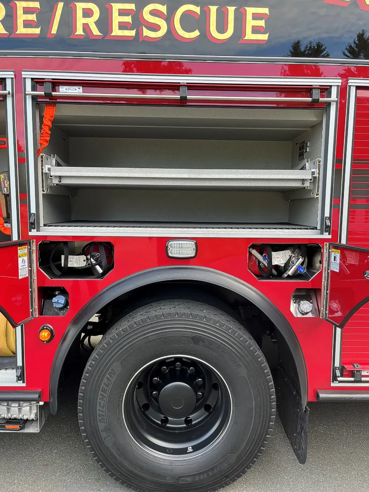 Pierce Enforcer Rescue Pumper exterior view, photo 30 of 33