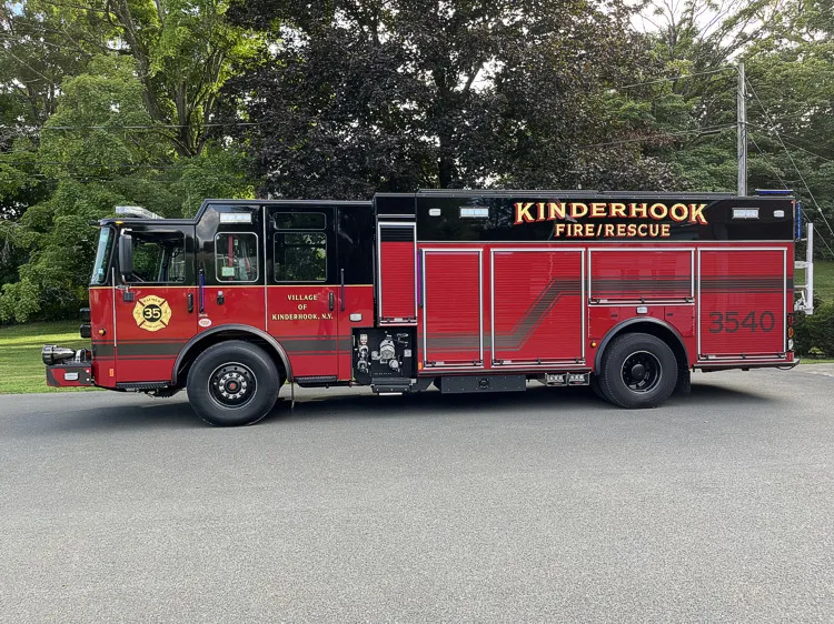 Pierce Enforcer Rescue Pumper exterior view, photo 31 of 33