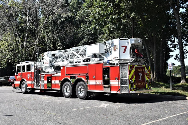 Pierce Velocity exterior view, photo 2 of 26