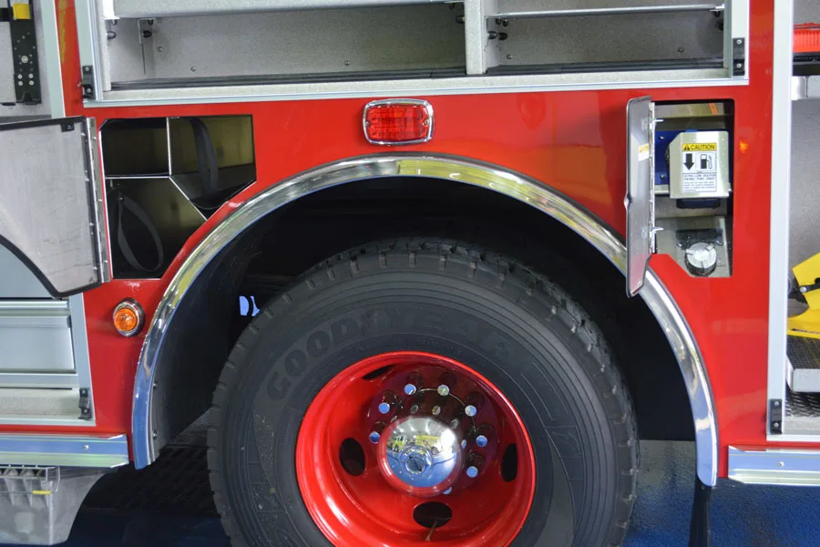 Pierce Enforcer Pumper exterior view, photo 20 of 41