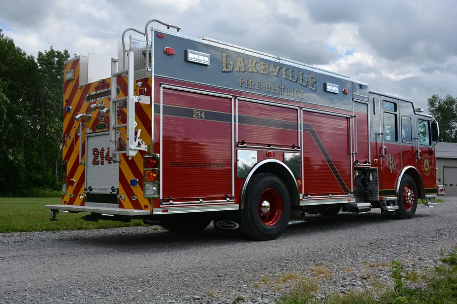 Pierce Enforcer Pumper exterior view, photo 3 of 41