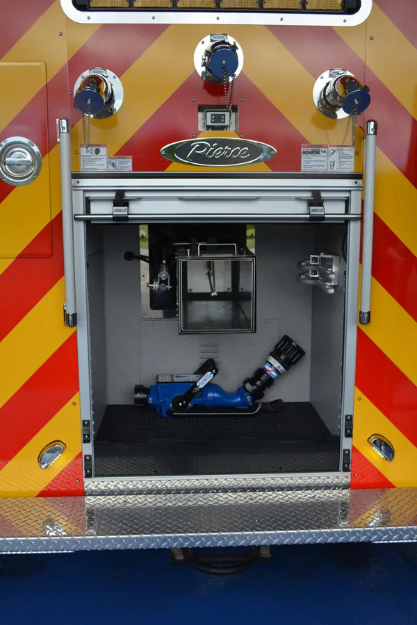 Pierce Enforcer Pumper exterior view, photo 32 of 41