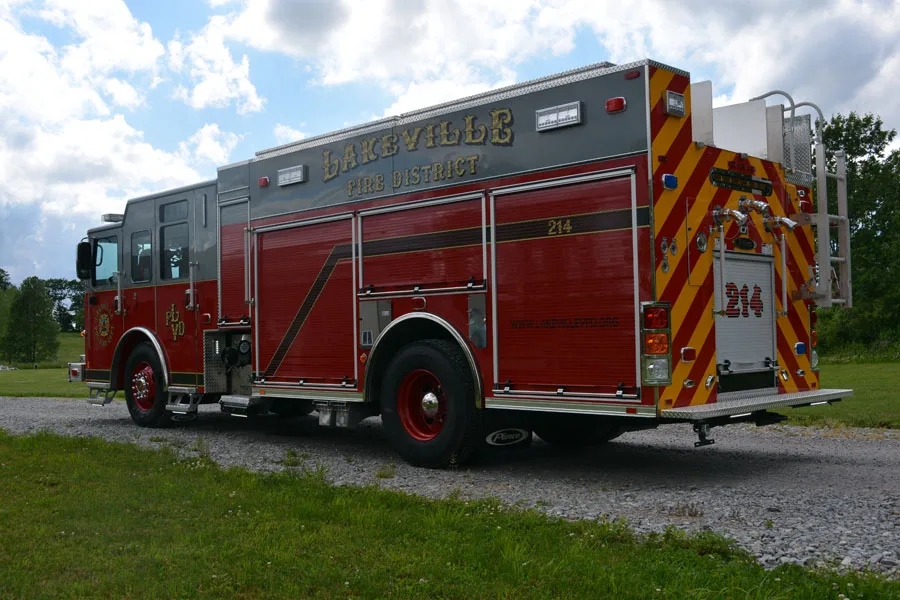 Pierce Enforcer Pumper exterior view, photo 4 of 41