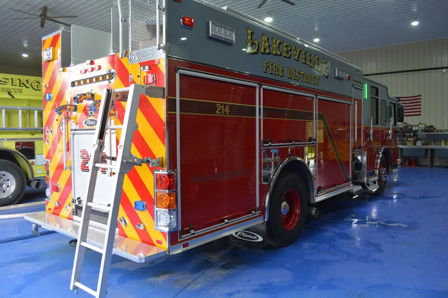 Pierce Enforcer Pumper exterior view, photo 6 of 41