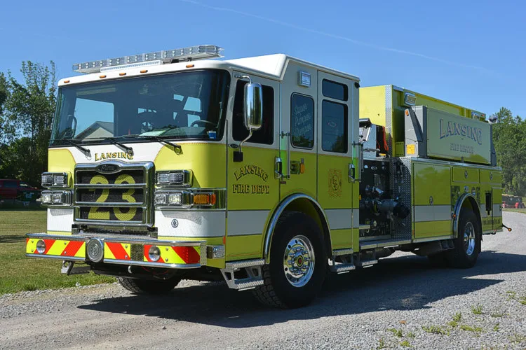 Pierce Enforcer Pumper exterior view, photo 2 of 59