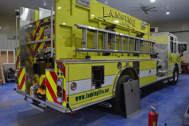 Pierce Enforcer Pumper exterior view, photo 27 of 59