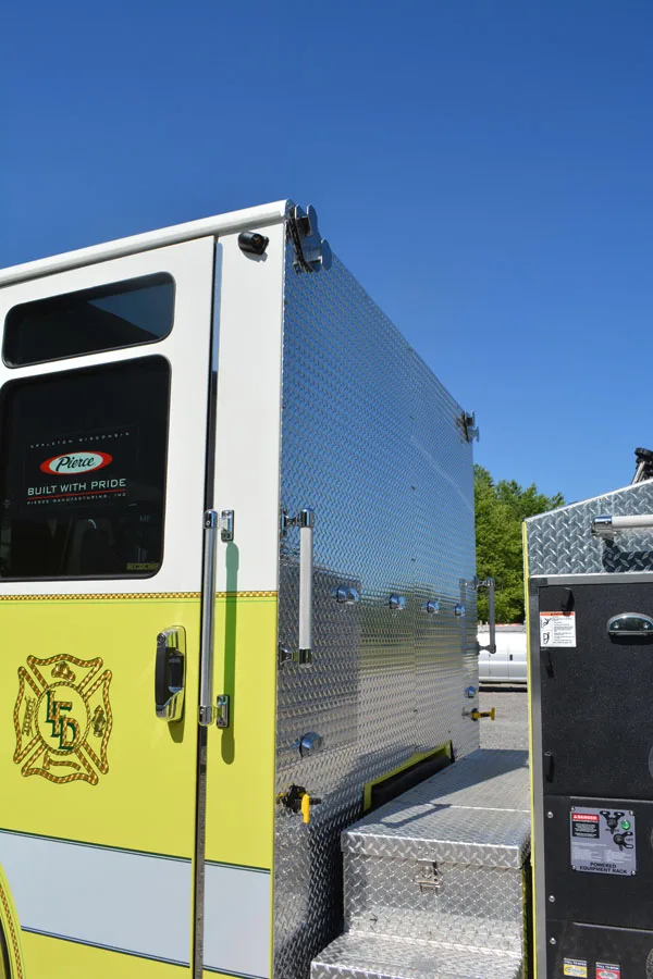 Pierce Enforcer Pumper exterior view, photo 33 of 59