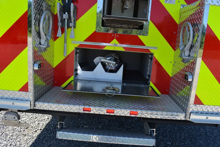 Pierce Enforcer Pumper exterior view, photo 35 of 59