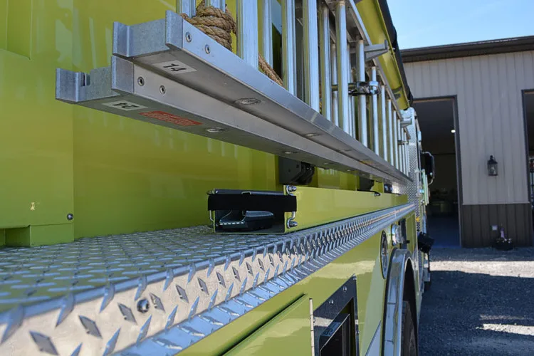 Pierce Enforcer Pumper exterior view, photo 38 of 59