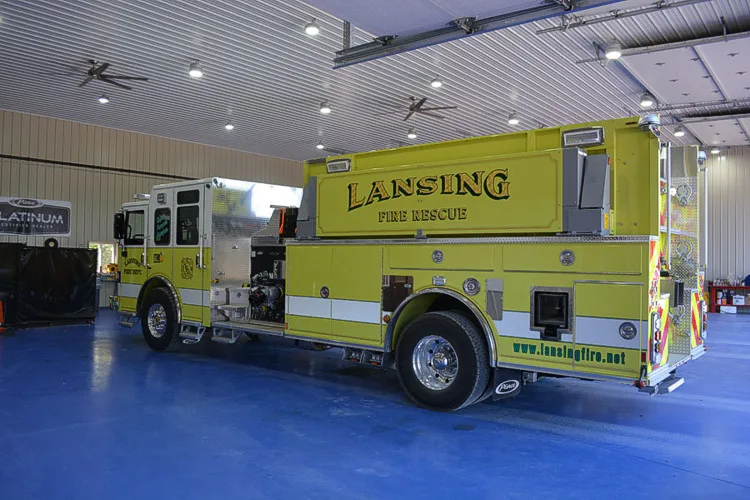 Pierce Enforcer Pumper exterior view, photo 5 of 59