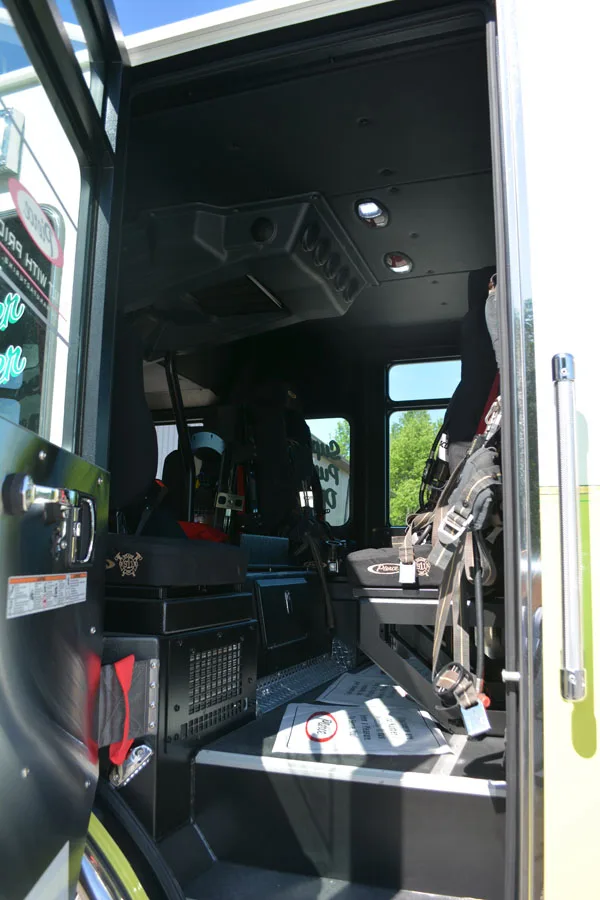 Pierce Enforcer Pumper exterior view, photo 57 of 59