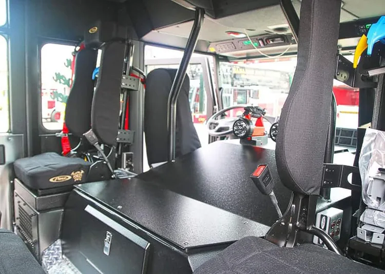 Pierce Enforcer Pumper exterior view, photo 58 of 59