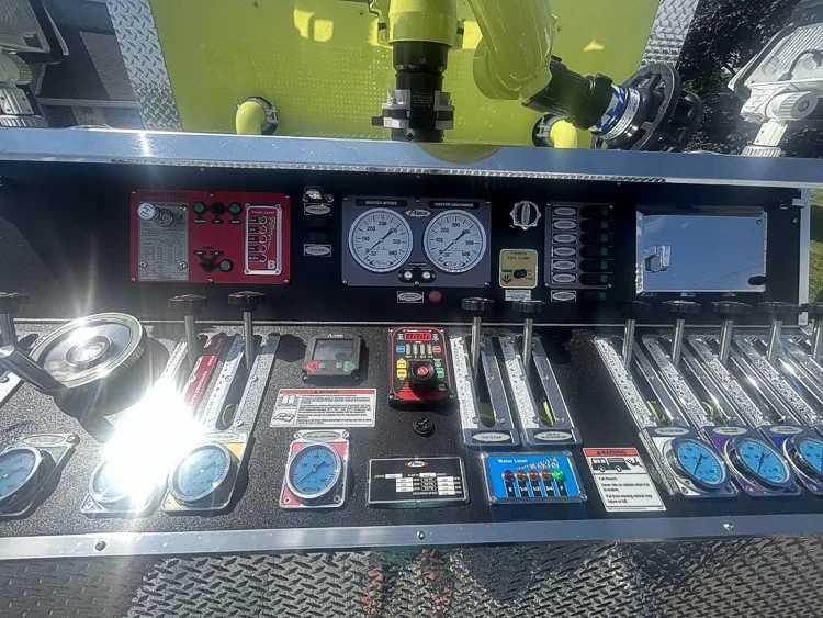 Pierce Velocity Pumper exterior view, photo 14 of 38