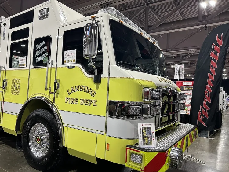 Pierce Velocity Pumper exterior view, photo 5 of 38