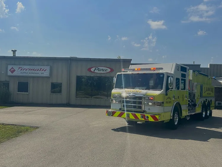 Pierce Velocity Pumper exterior view, photo 36 of 38