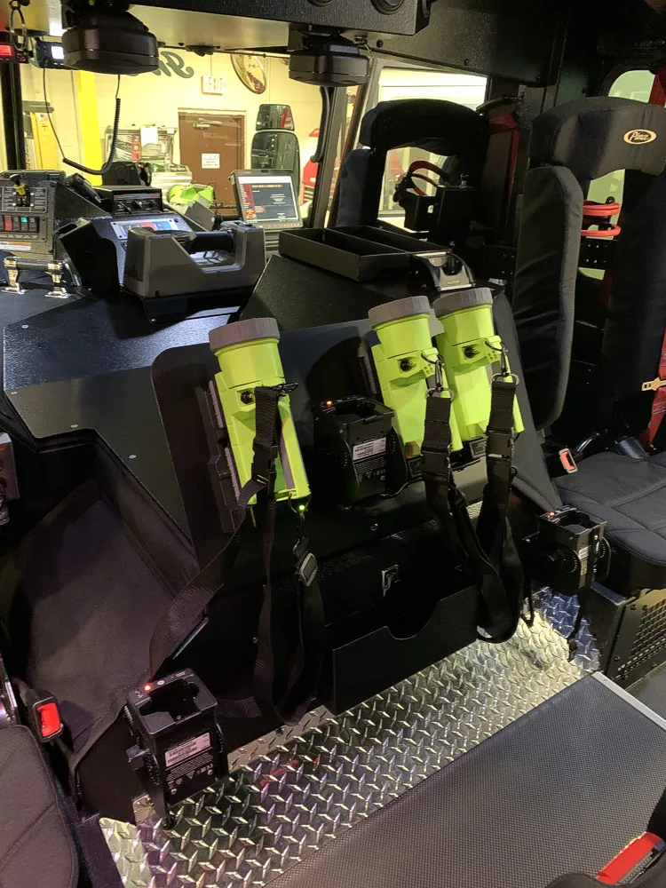 Pierce Arrow Pumper exterior view, photo 31 of 50