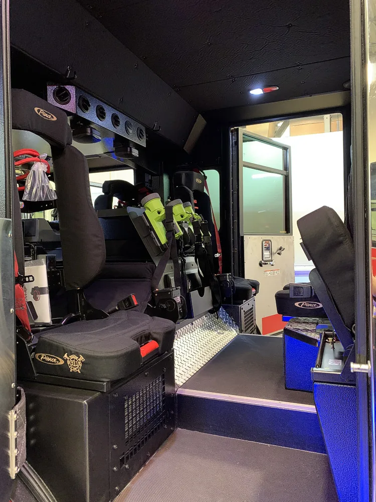 Pierce Arrow Pumper exterior view, photo 32 of 50