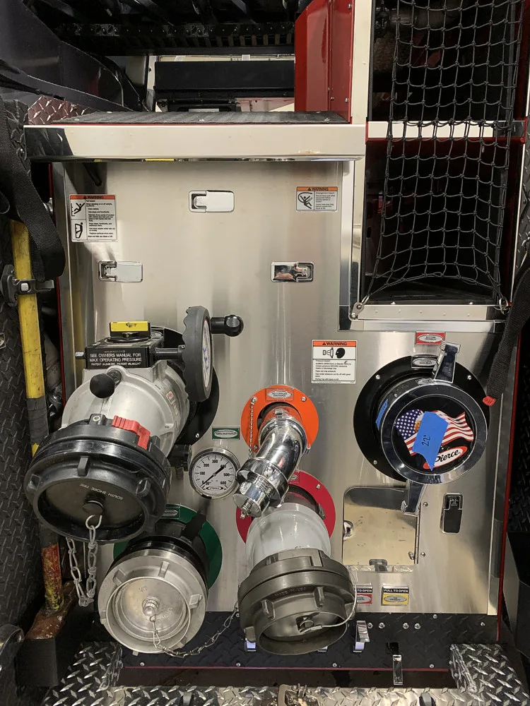 Pierce Arrow Pumper exterior view, photo 43 of 50