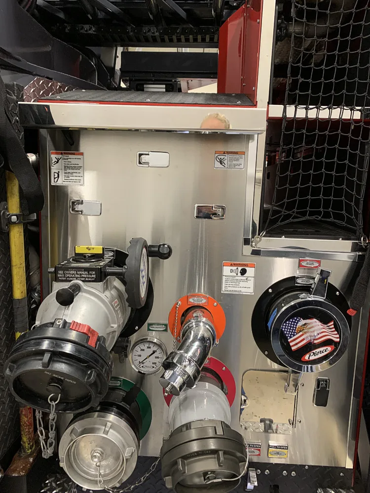 Pierce Arrow Pumper exterior view, photo 44 of 50