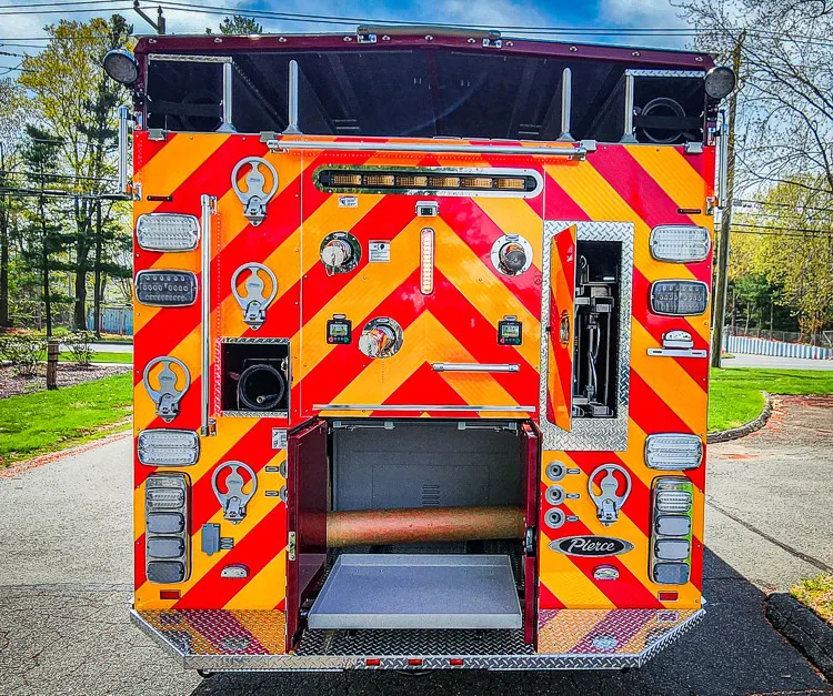 Pierce Enforcer Pumper exterior view, photo 23 of 70