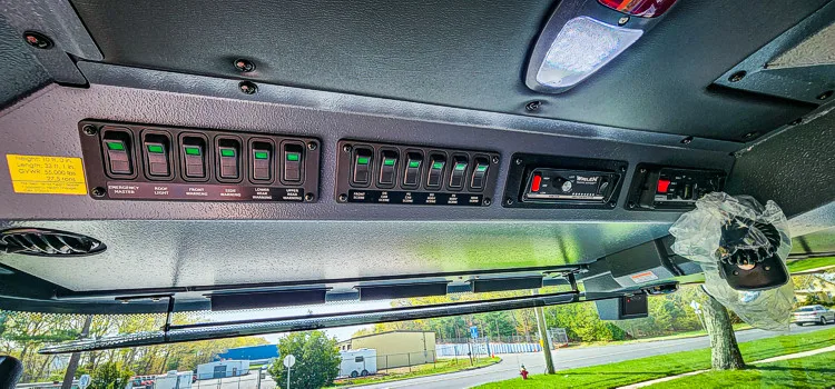 Pierce Enforcer Pumper exterior view, photo 34 of 70